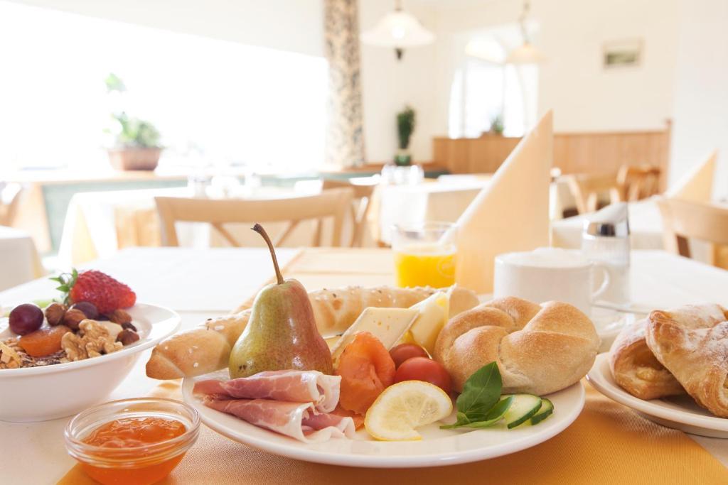 Hotel Altmuensterhof 3*