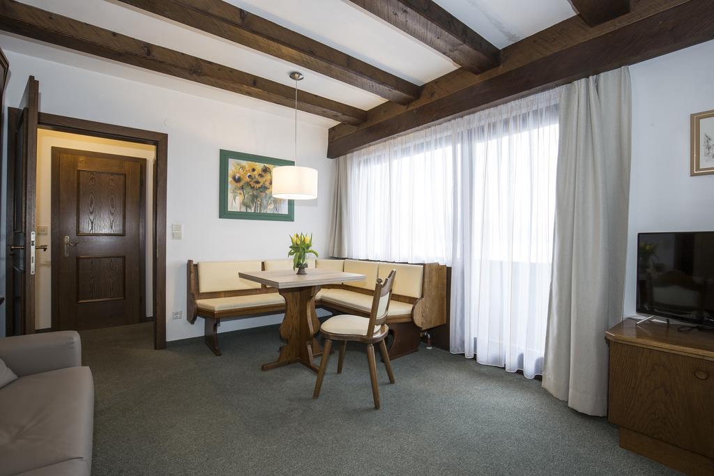 Altmuensterhof Hotel 3*