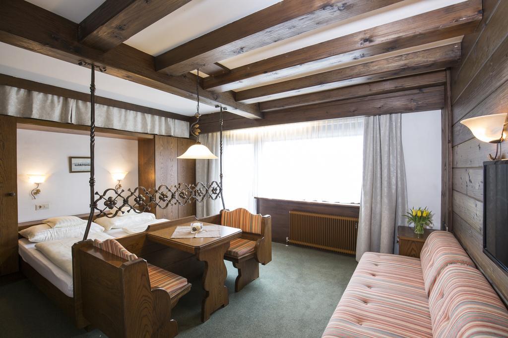 Hotel Altmuensterhof 3*