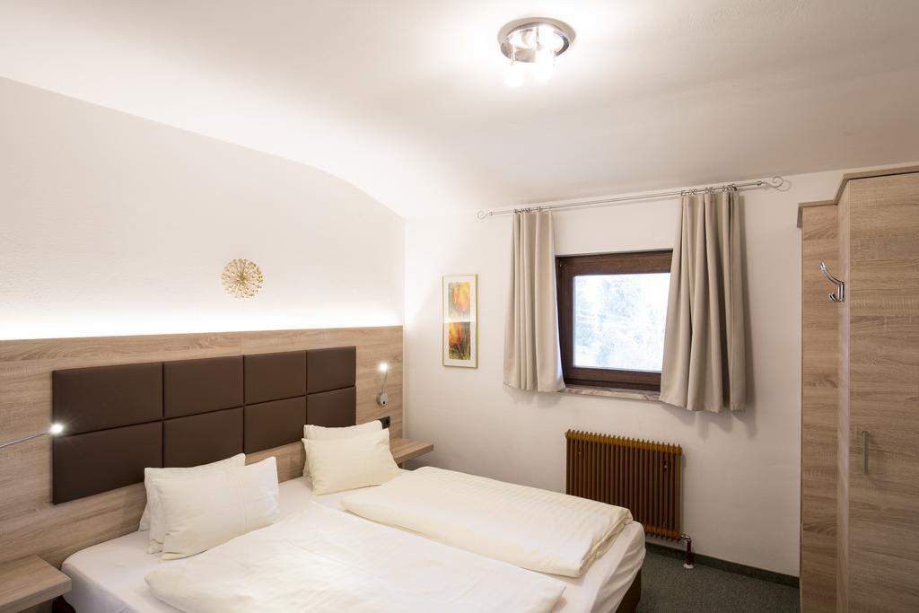 Hotel Altmuensterhof 3*